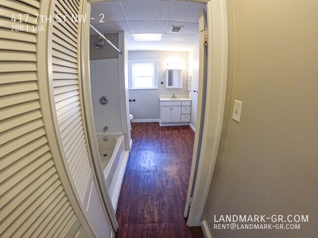 Building Photo - 417 7th St NW