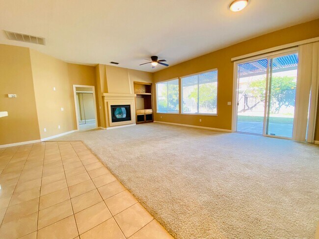 Building Photo - 9565 Stone Springs Dr