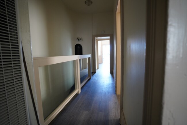 Building Photo - 1708 10th St