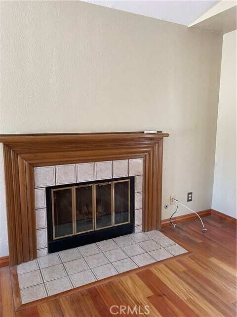 Building Photo - 583 Le Harve Ave