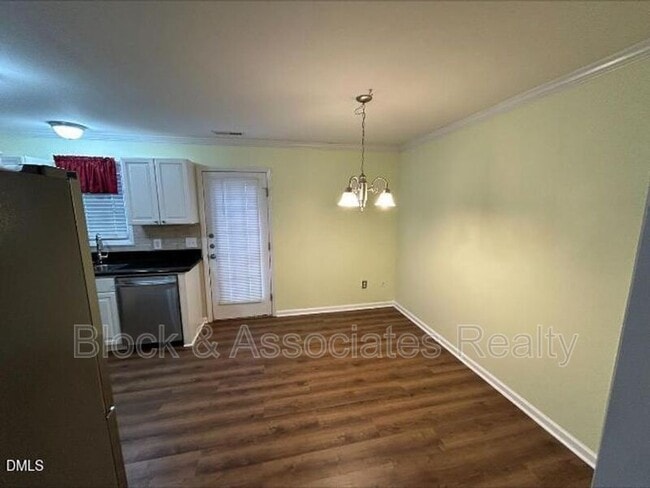 Building Photo - 914 Savin Landing