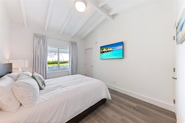 Building Photo - 1663 N Fort Lauderdale Beach Blvd