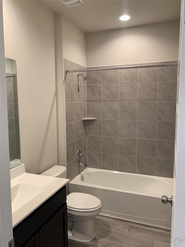 Building Photo - 1710 Chase Anchor Ct