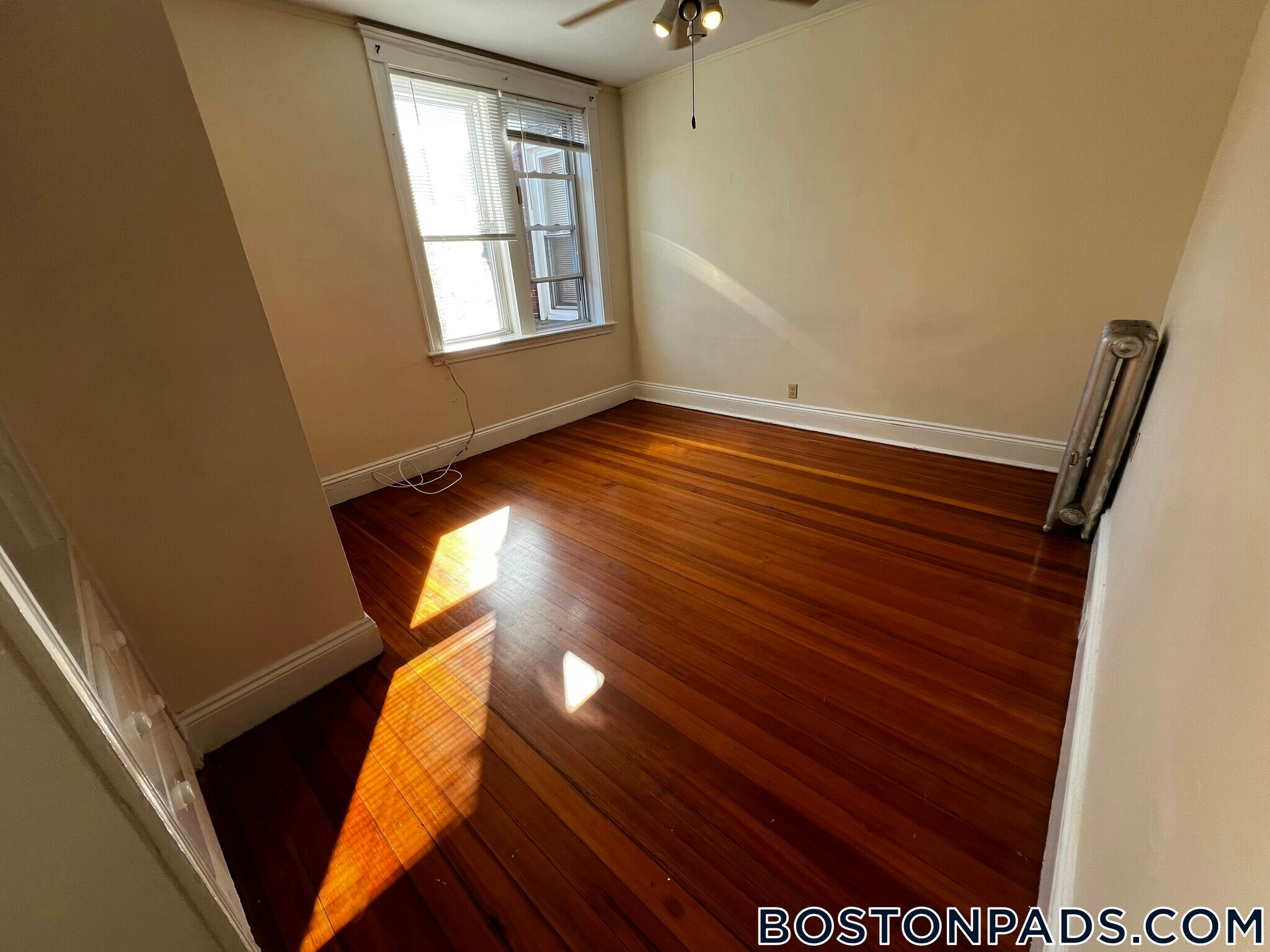 Building Photo - 518 Cambridge St