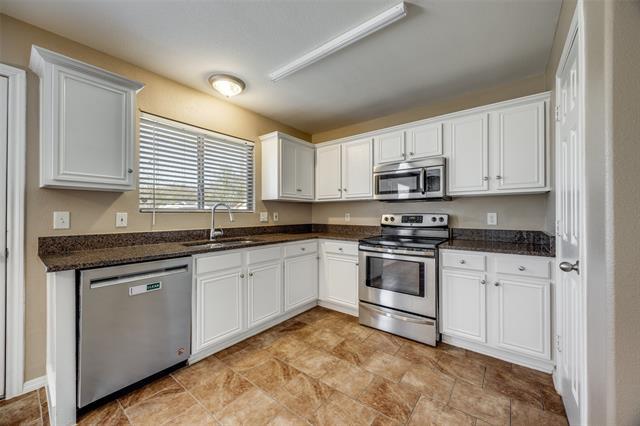 Building Photo - 900 N Brents Ave