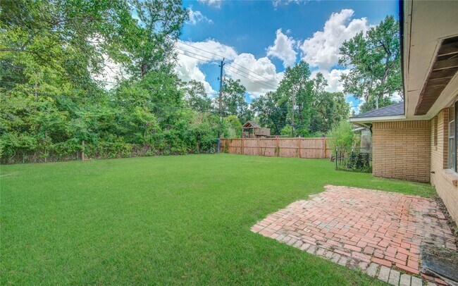 Building Photo - 9526 Balsam Ln