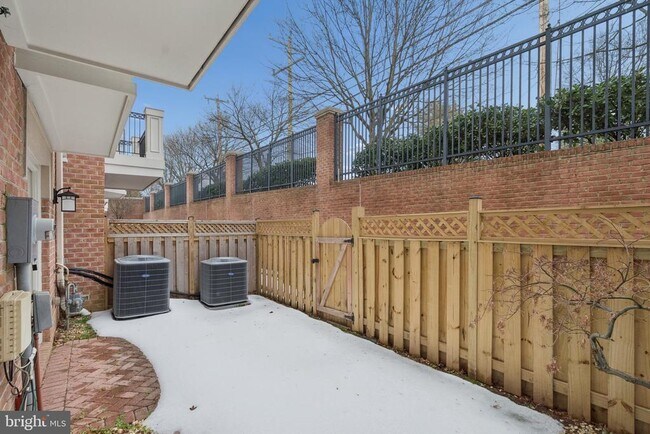 Building Photo - 7004 Eastern Red Cedar Ln