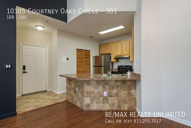 Building Photo - 10105 Courtney Oaks Cir