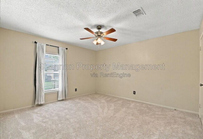 Building Photo - 21218 Park Willow Dr