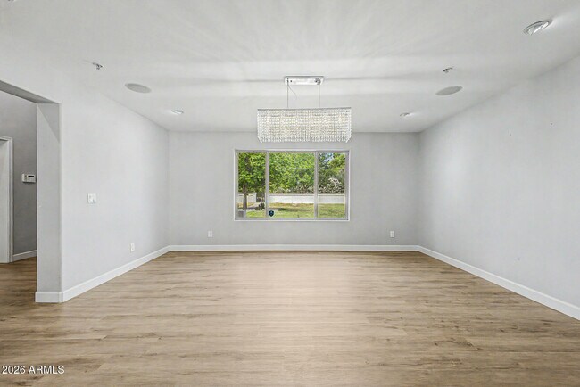 Building Photo - 2311 E Colter St