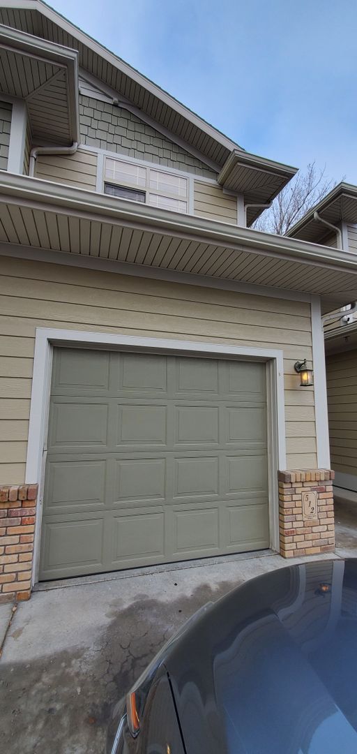 Building Photo - 3 Bed 2.5 Bath Townhome For Rent!