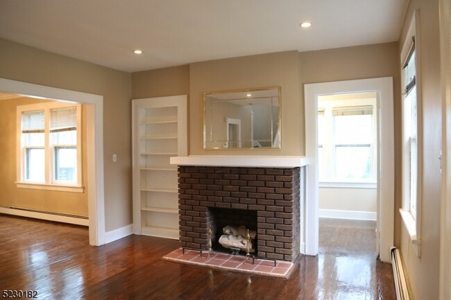 Building Photo - 43 Cypress St