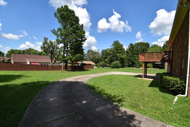 Building Photo - 3049 Westchester Dr