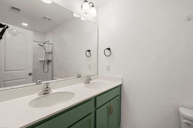 Building Photo - 407 Stoneleigh Ln