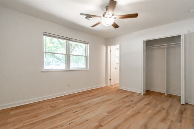 Building Photo - 2332 S Clover Dr