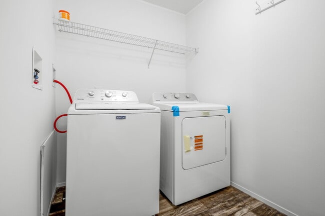 Building Photo - Sheridan Duplex Unit (no garage)