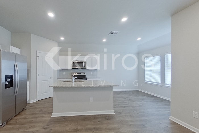 Building Photo - 129 SANTIAGO COURT