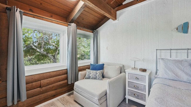 Building Photo - 205 Bravo Rd