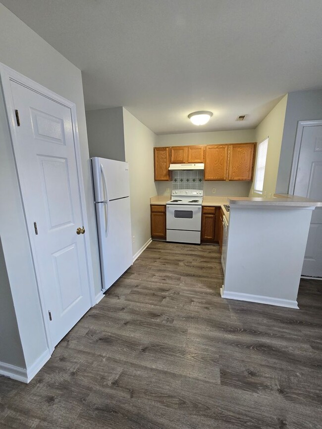 Building Photo - Cozy apartment for rent