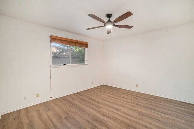 Building Photo - 1608 San Antone Ln