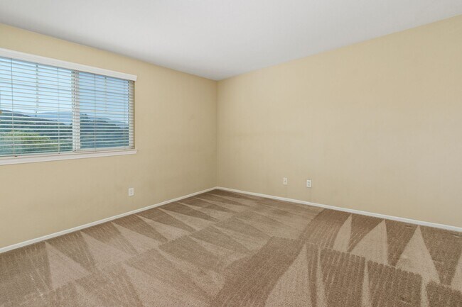 Building Photo - 46433 Vianne Ct