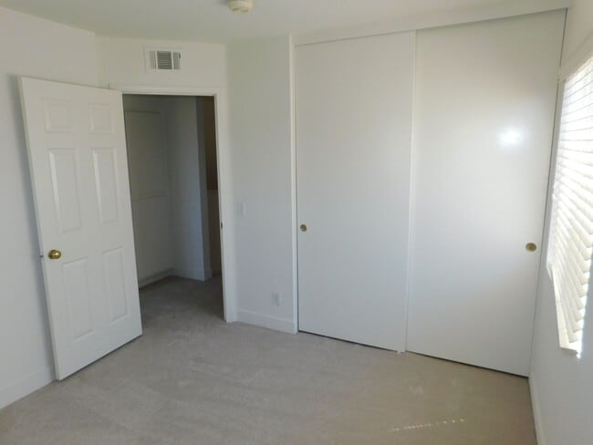 Building Photo - Beautiful 3 BD + Loft 2.5 BA Two Story SFR, close to The Marketplace!