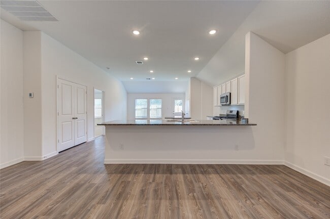 Building Photo - 5419 Tourmaline Wy