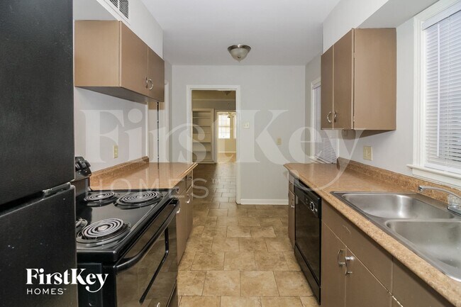 Building Photo - 1569 Marcia Rd