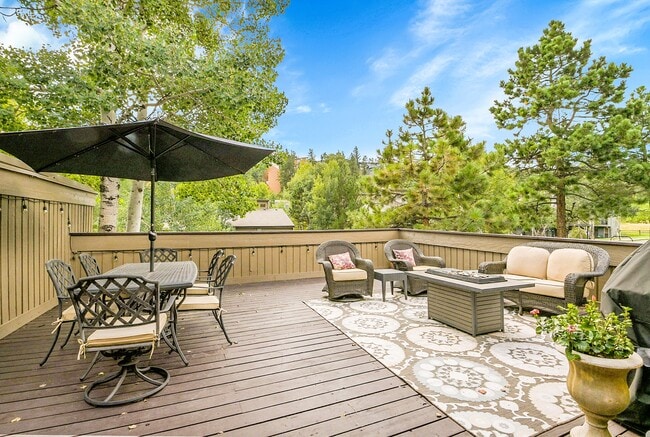 Building Photo - 30573 Sun Creek Dr