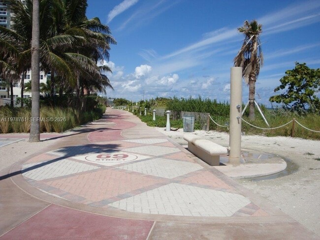 Building Photo - 305 69th St