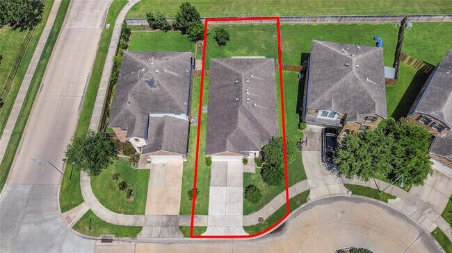 Building Photo - 5710 Camelia Evergreen Ln