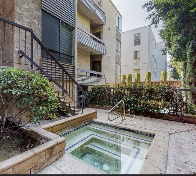 Building Photo - 4641 Fulton Ave