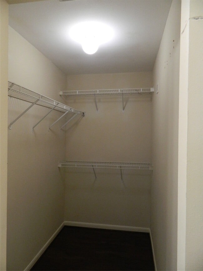 Building Photo - 7415 River Pines Dr