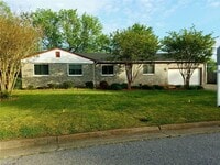 Building Photo - Remodeled 3BR Home in Indian Lakes - Granite Counter Tops and Stainless Steel Appliances