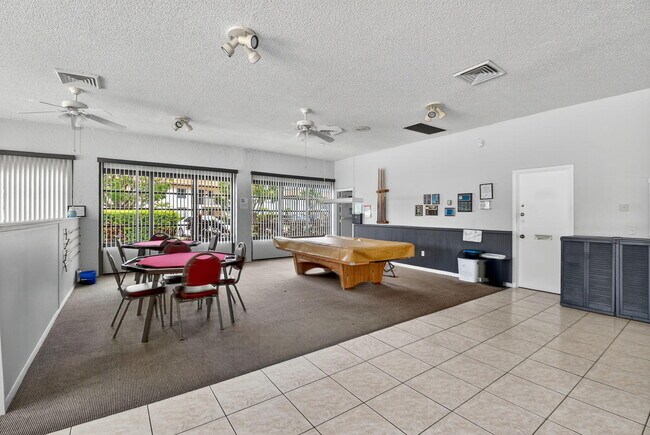 Building Photo - 7101 Golf Colony Ct