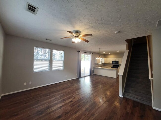 Building Photo - 402 Chatooga Ln