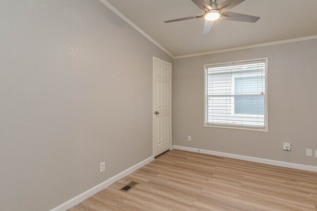 Building Photo - 10210 Berrypatch Ln