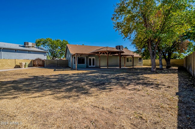 Building Photo - 8844 W Cavalier Dr