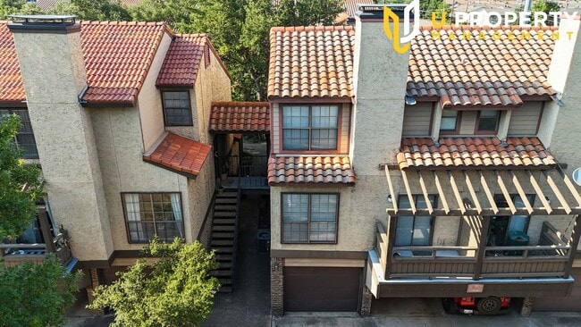 Building Photo - Updated Condo with New Vinyl Flooring & Ne...