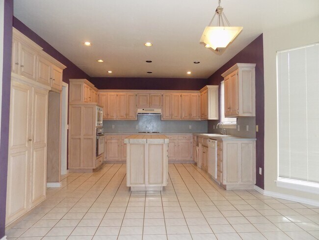 Building Photo - BREATHTAKING 3 Bed/2.5 Bath Home in Yukon!...