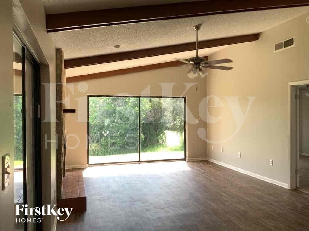 Building Photo - 1451 Oak Pl