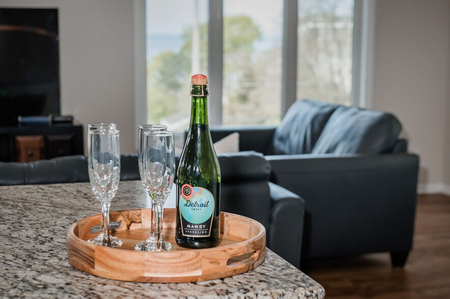 Building Photo - 150 Prospect St