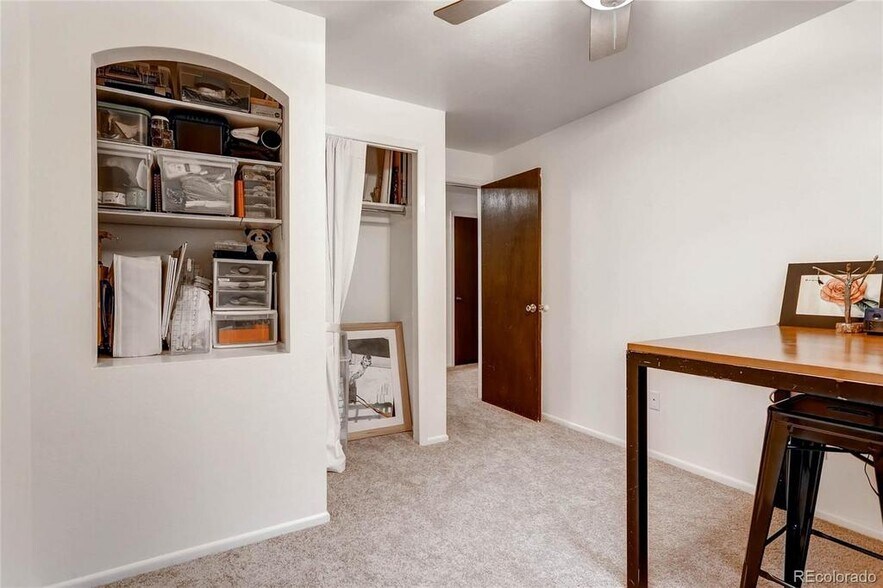 Building Photo - 5060 E Hinsdale Pl