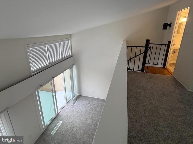 Building Photo - 5485 Harpers Farm Rd