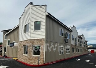 Building Photo - VS Apartments