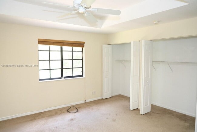 Building Photo - 3899 Tree Top Dr