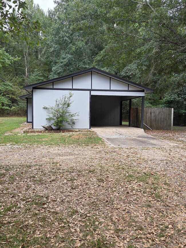 Building Photo - 301 Brown Rd