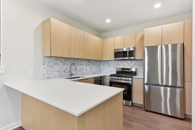 Building Photo - 17012 Marsh Wren Pass