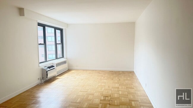 Building Photo - 145 4th Ave