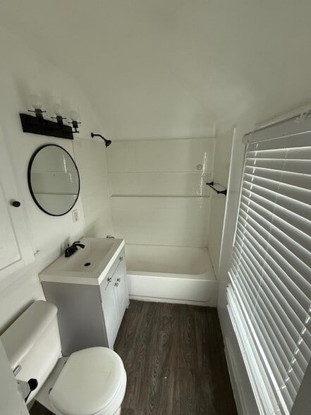 Building Photo - 2295 Kendall St